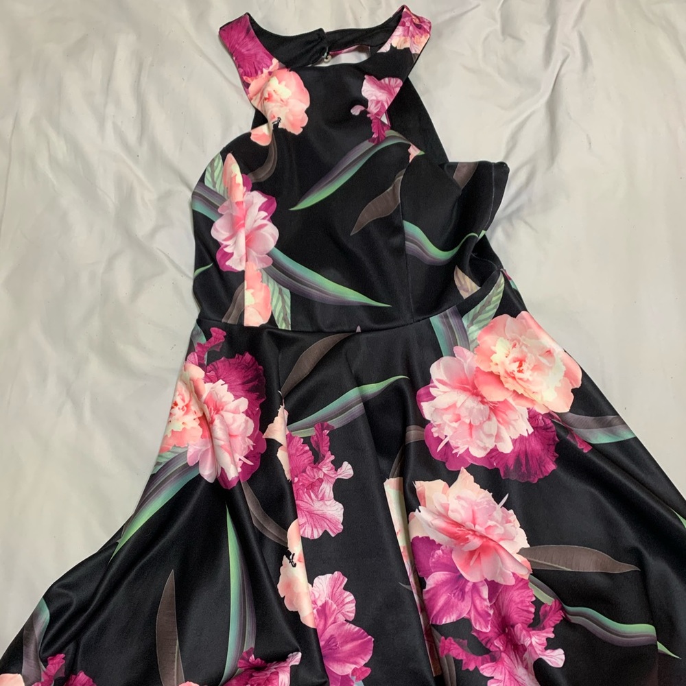 Papaya swing dress black background size large